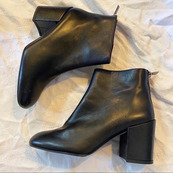 Stuart Weitzman | Heel Leather Ankle Boot - Picture 1 of 5